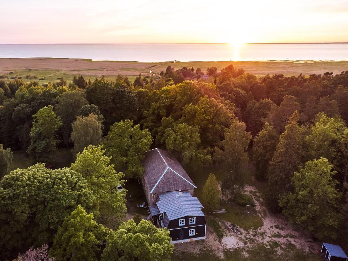 Hotel Uki Puhkekuela Pärnu Esterno foto