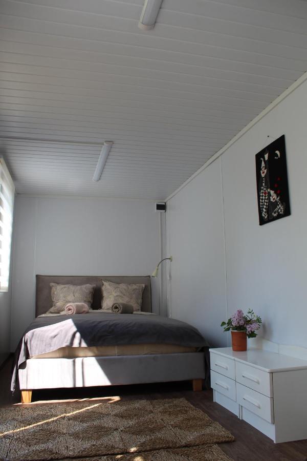 Hotel Uki Puhkekuela Pärnu Esterno foto