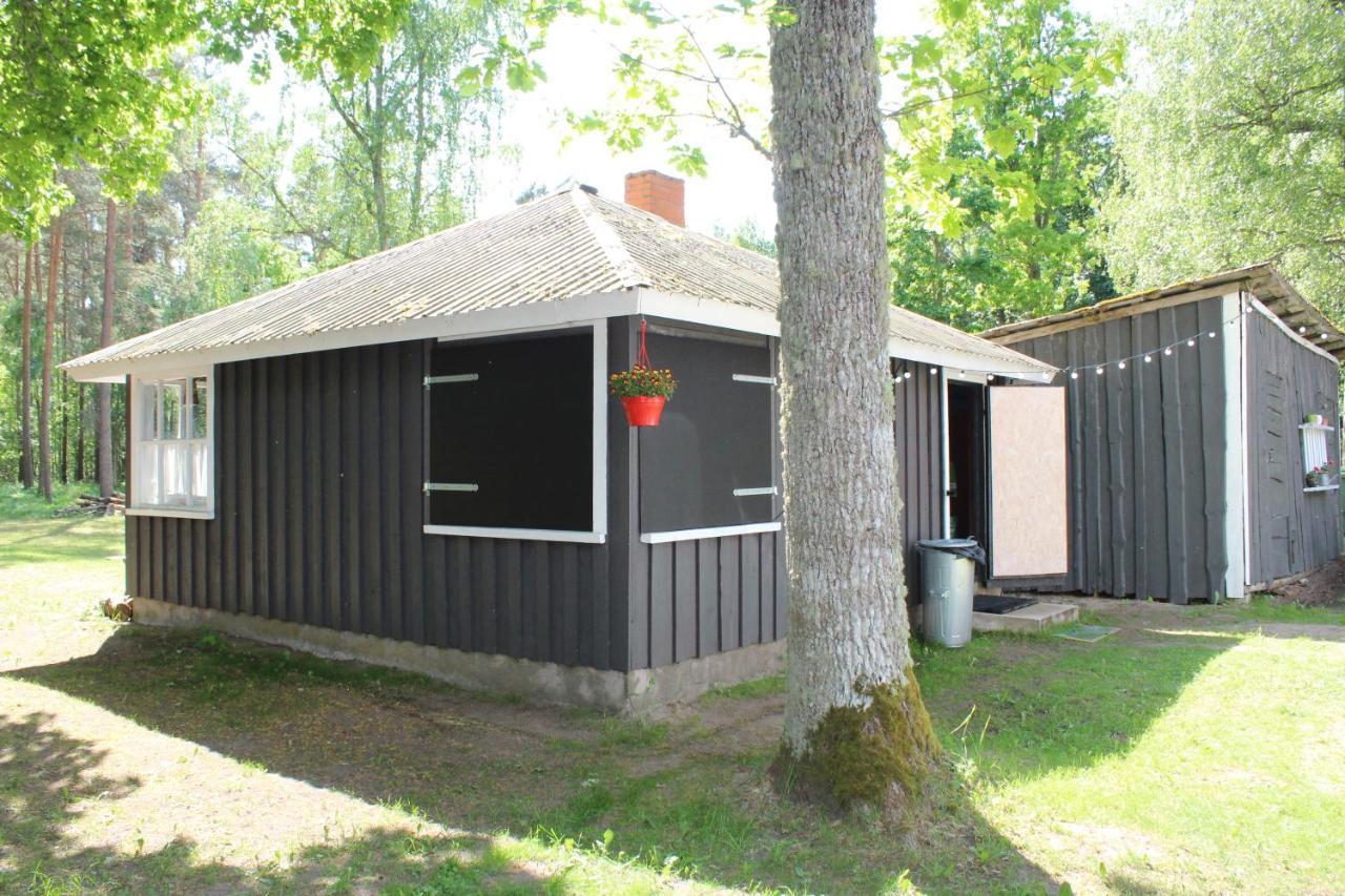 Hotel Uki Puhkekuela Pärnu Esterno foto