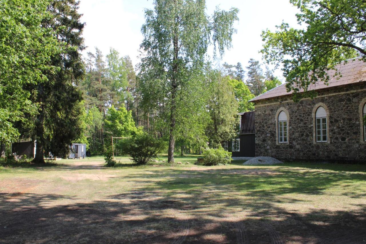 Hotel Uki Puhkekuela Pärnu Esterno foto