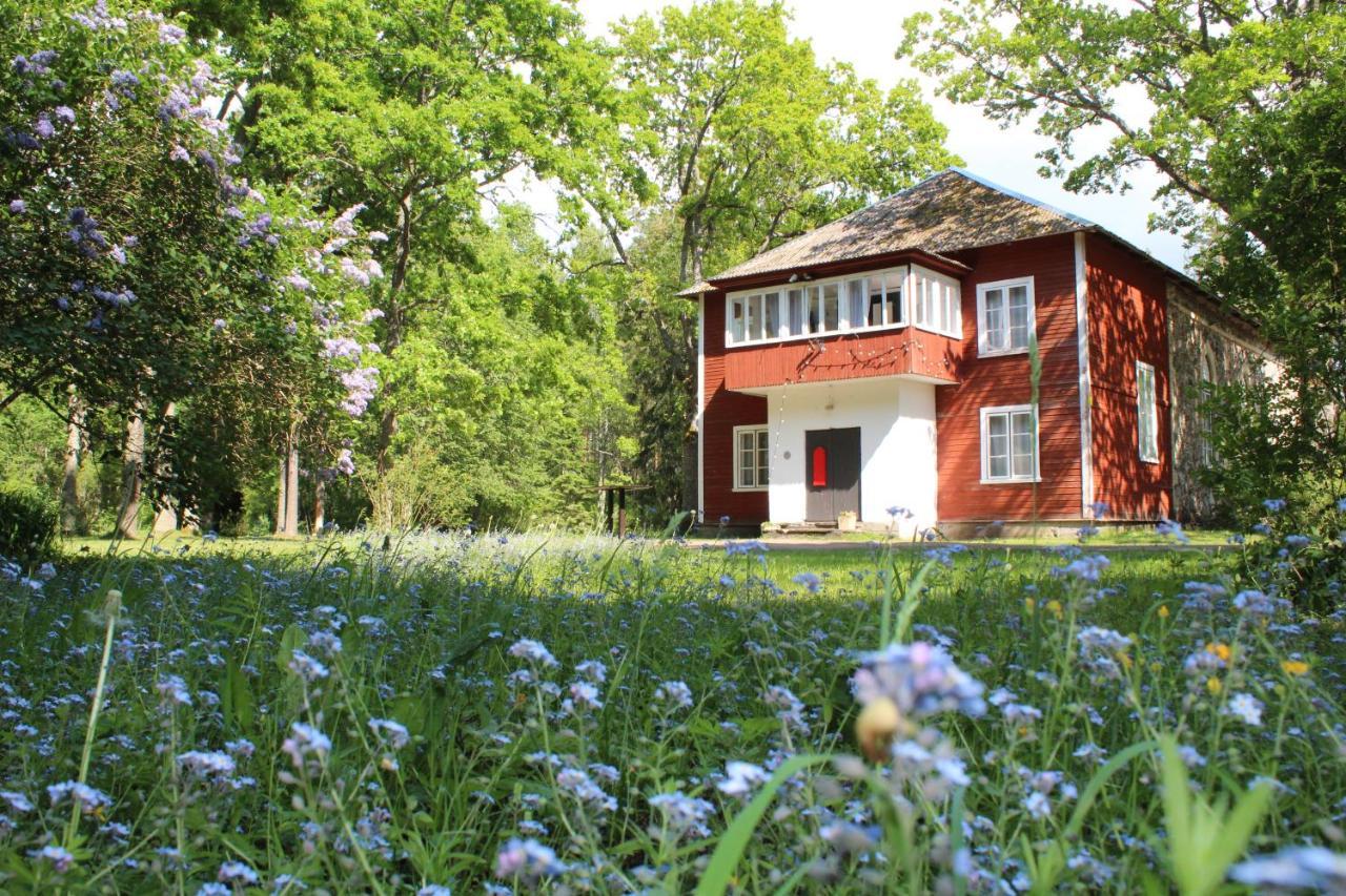 Hotel Uki Puhkekuela Pärnu Esterno foto